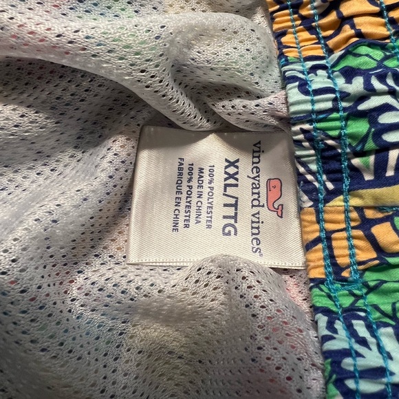 Vineyard Vines swimming trucks - Picture 3 of 3